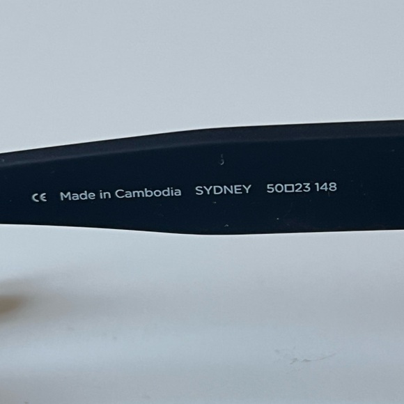 NWOT Toms Women’s Sydney Cat Eye Matte Black Olive Gradient sunglasses - Picture 4 of 7